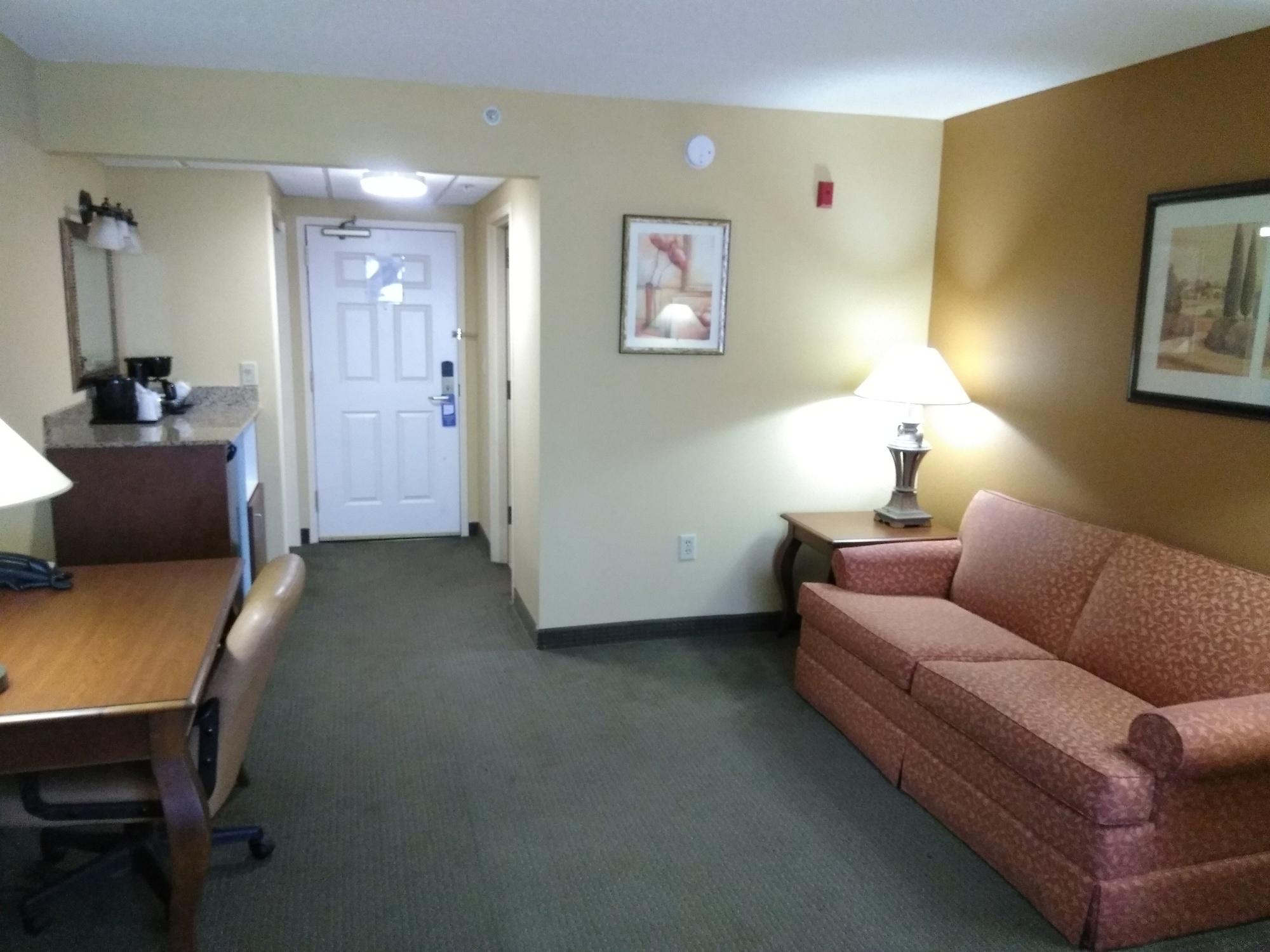 Hotel Baymont By Wyndham Clinton Exterior foto